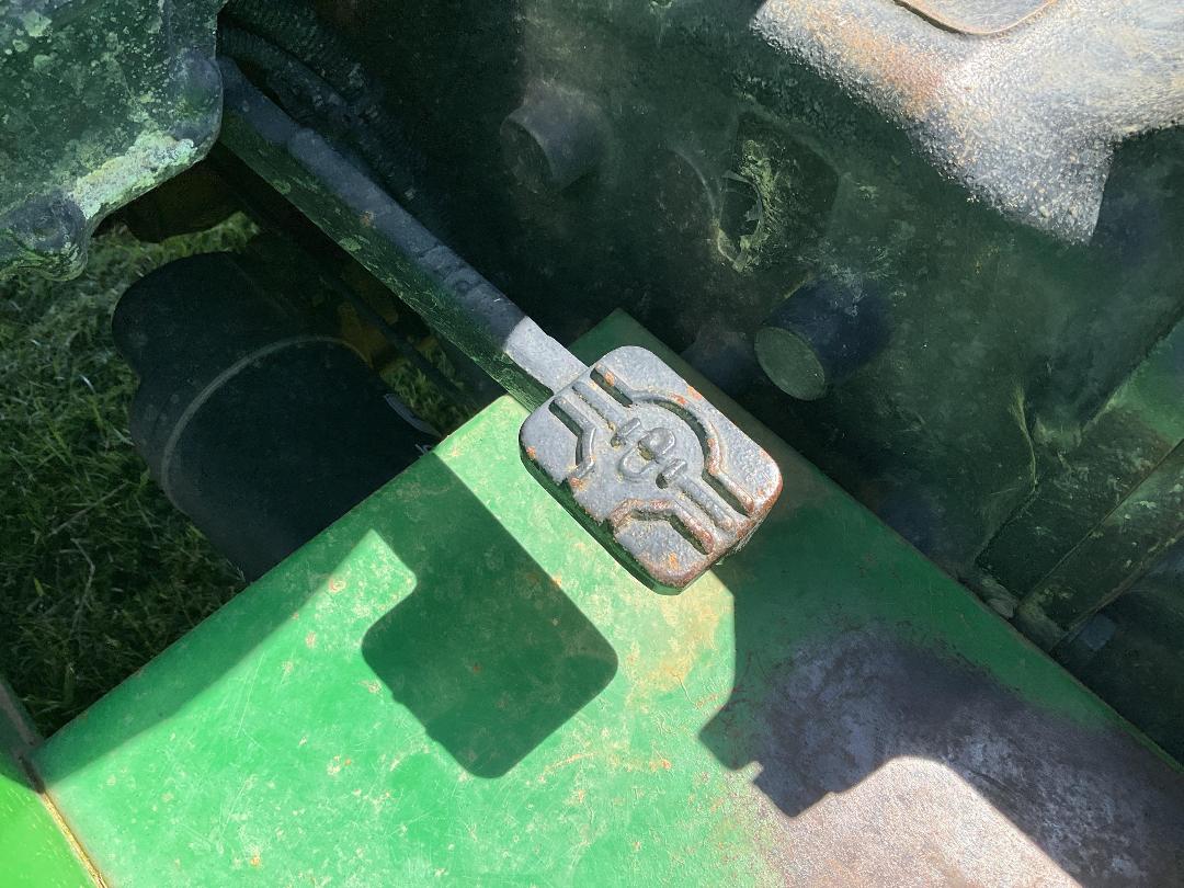 Photo '23' of JOHN DEERE 5203 Tractor Photo '23' of JOHN DEERE 5203 Tractor