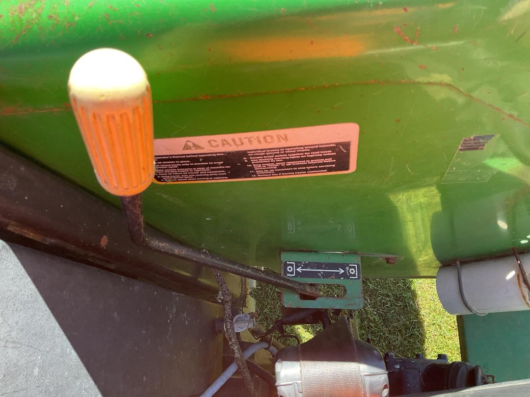 Photo '22' of JOHN DEERE 5203 Tractor Photo '22' of JOHN DEERE 5203 Tractor