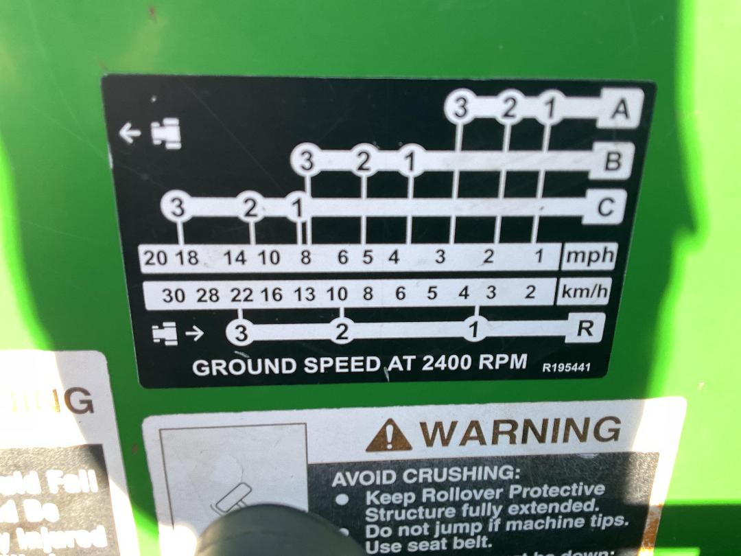 Photo '39' of JOHN DEERE 5203 Tractor Photo '39' of JOHN DEERE 5203 Tractor