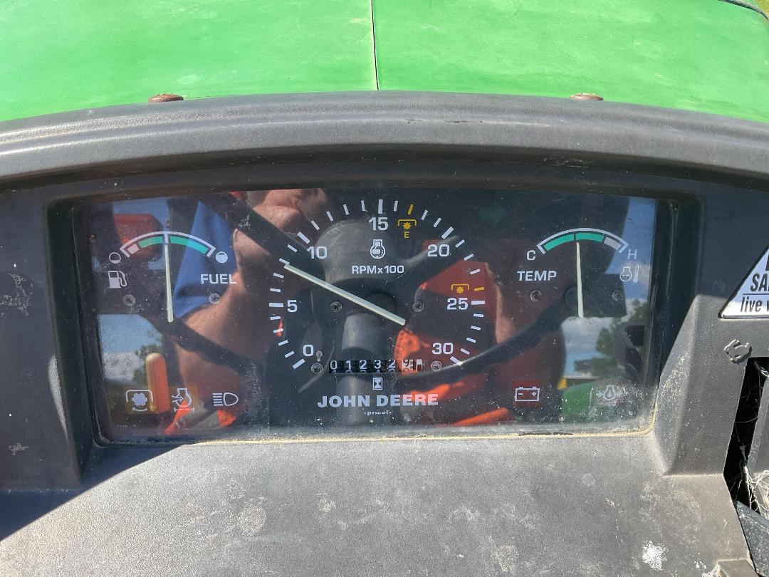 Photo '18' of JOHN DEERE 5203 Tractor Photo '18' of JOHN DEERE 5203 Tractor