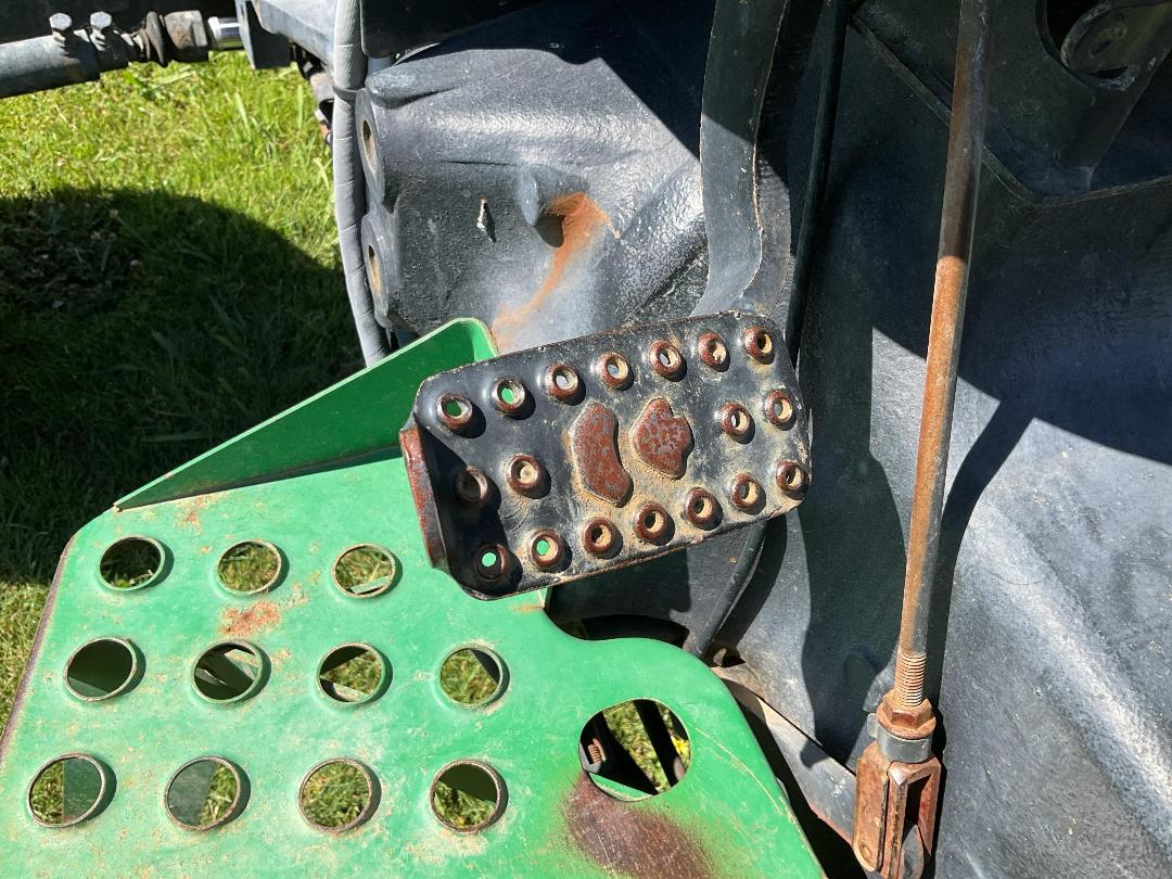 Photo '25' of JOHN DEERE 5203 Tractor Photo '25' of JOHN DEERE 5203 Tractor