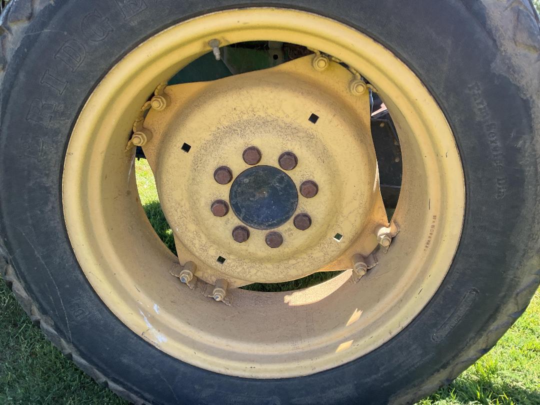 Photo '49' of JOHN DEERE 5203 Tractor Photo '49' of JOHN DEERE 5203 Tractor