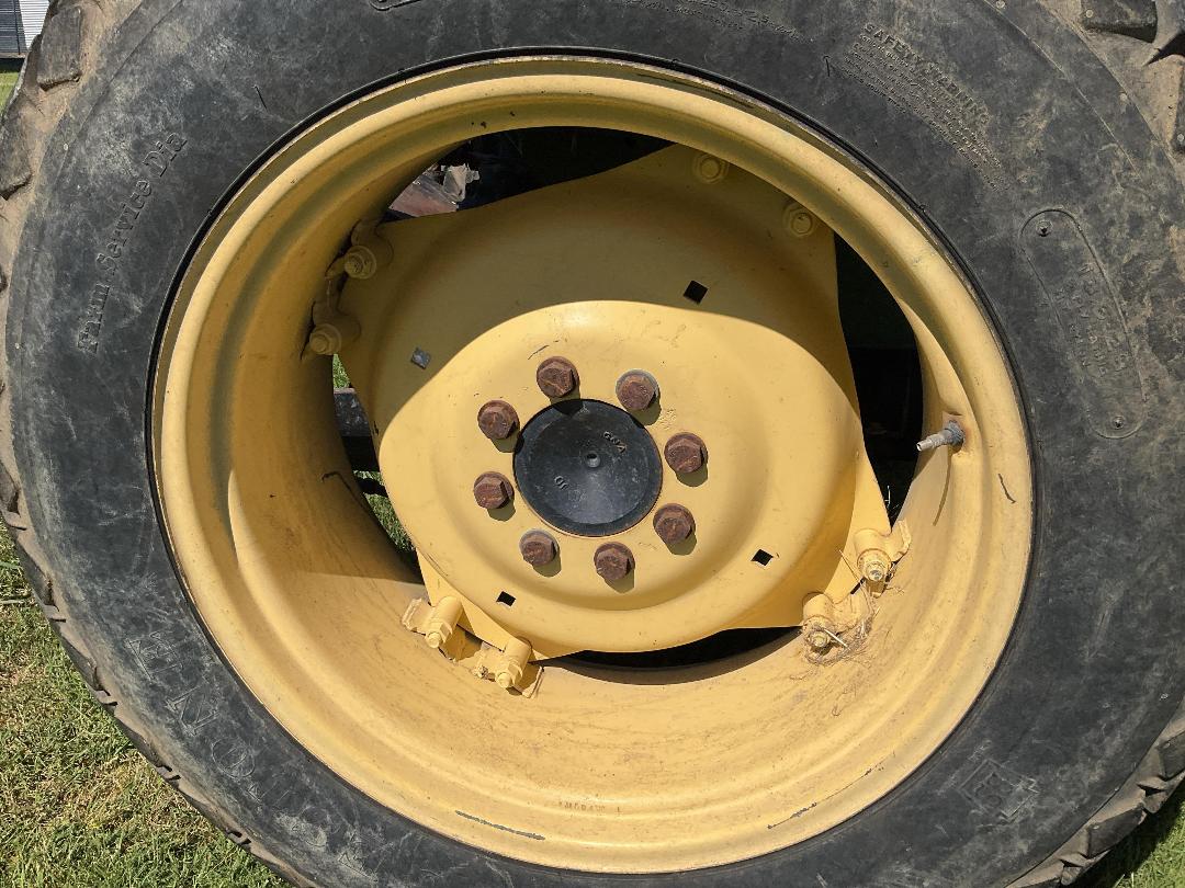 Photo '50' of JOHN DEERE 5203 Tractor Photo '50' of JOHN DEERE 5203 Tractor