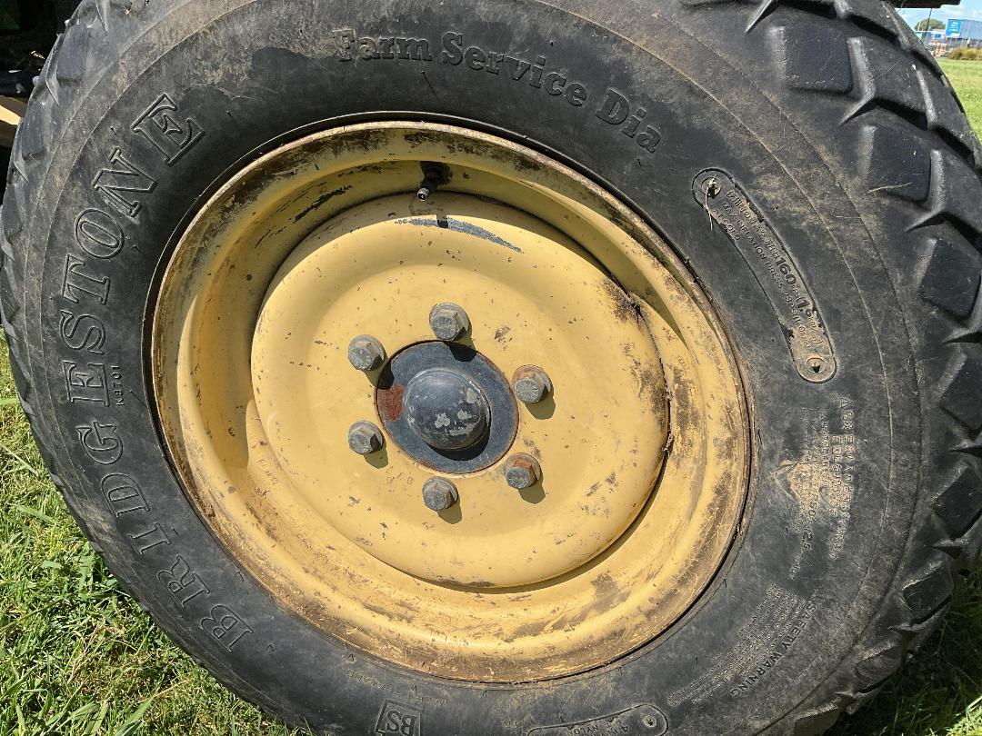 Photo '52' of JOHN DEERE 5203 Tractor Photo '52' of JOHN DEERE 5203 Tractor