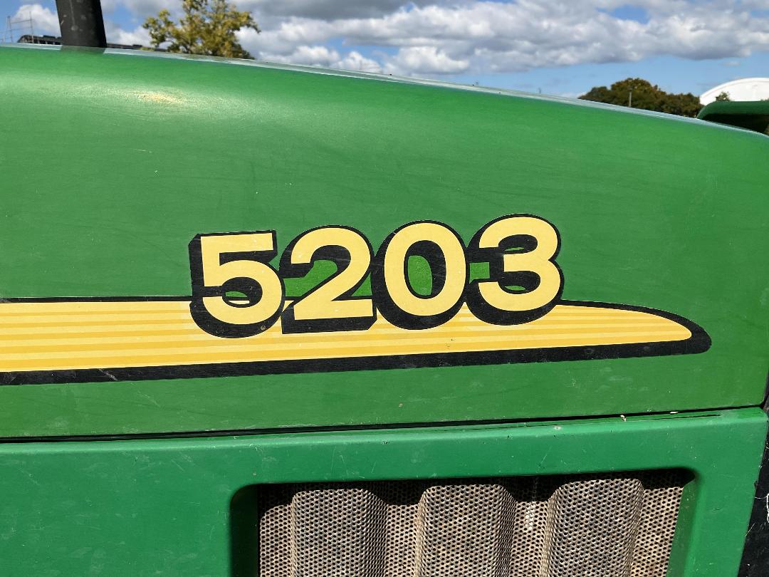 Photo '15' of JOHN DEERE 5203 Tractor Photo '15' of JOHN DEERE 5203 Tractor