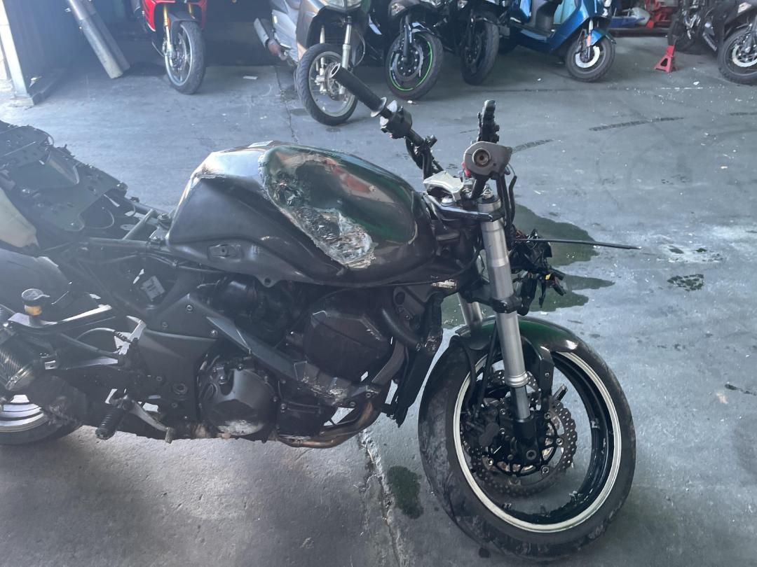 Photo '13' of Kawasaki ZR 750L Photo '13' of Kawasaki ZR 750L