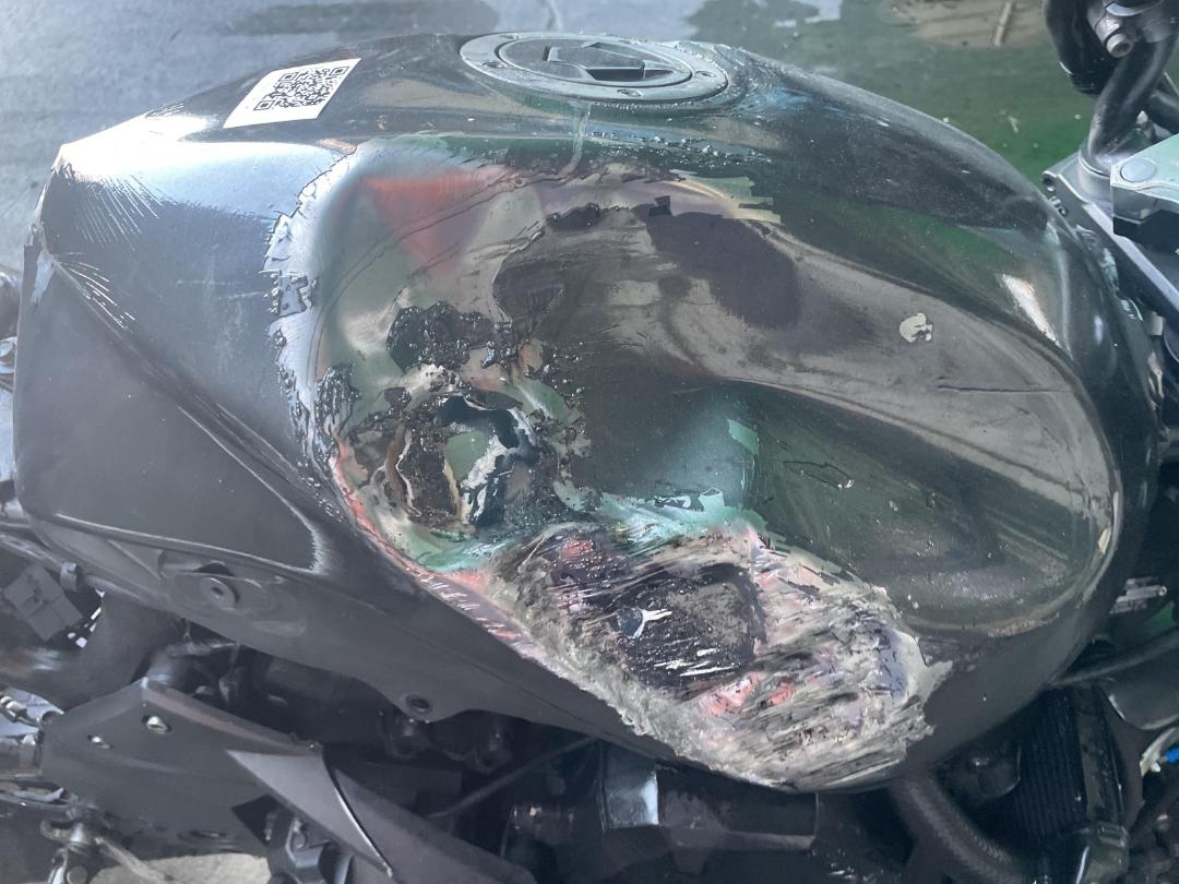 Photo '16' of Kawasaki ZR 750L Photo '16' of Kawasaki ZR 750L