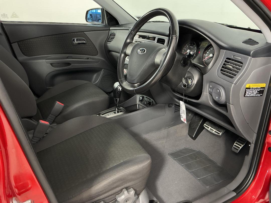 Photo '16' of KIA RIO