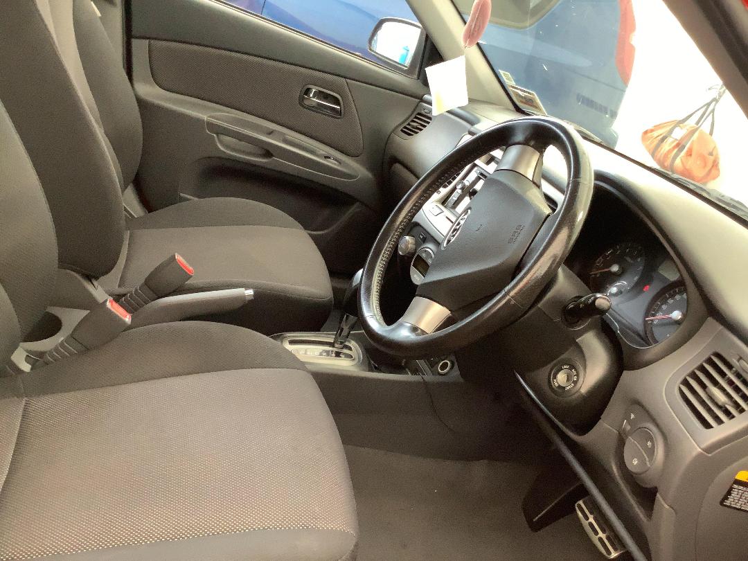 Photo '8' of KIA RIO