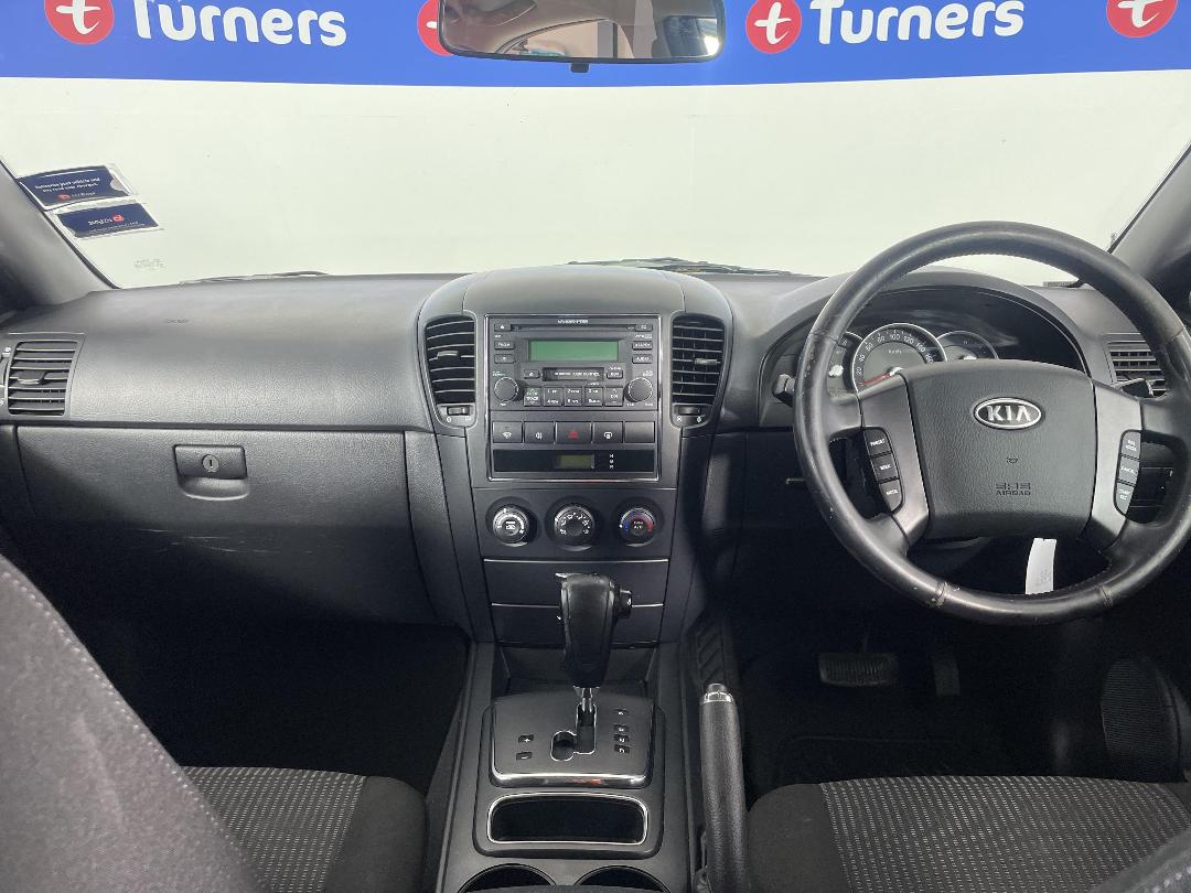 Photo '17' of KIA Sorento