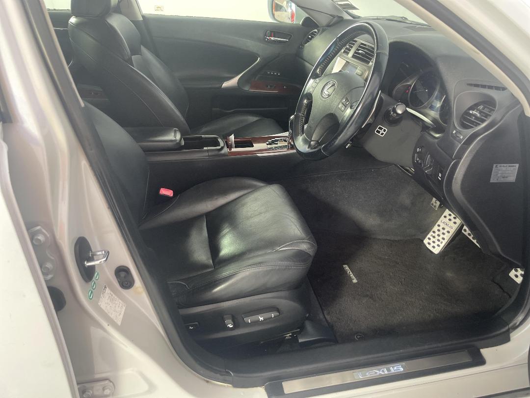 Photo '16' of Lexus IS250 Photo '16' of Lexus IS250