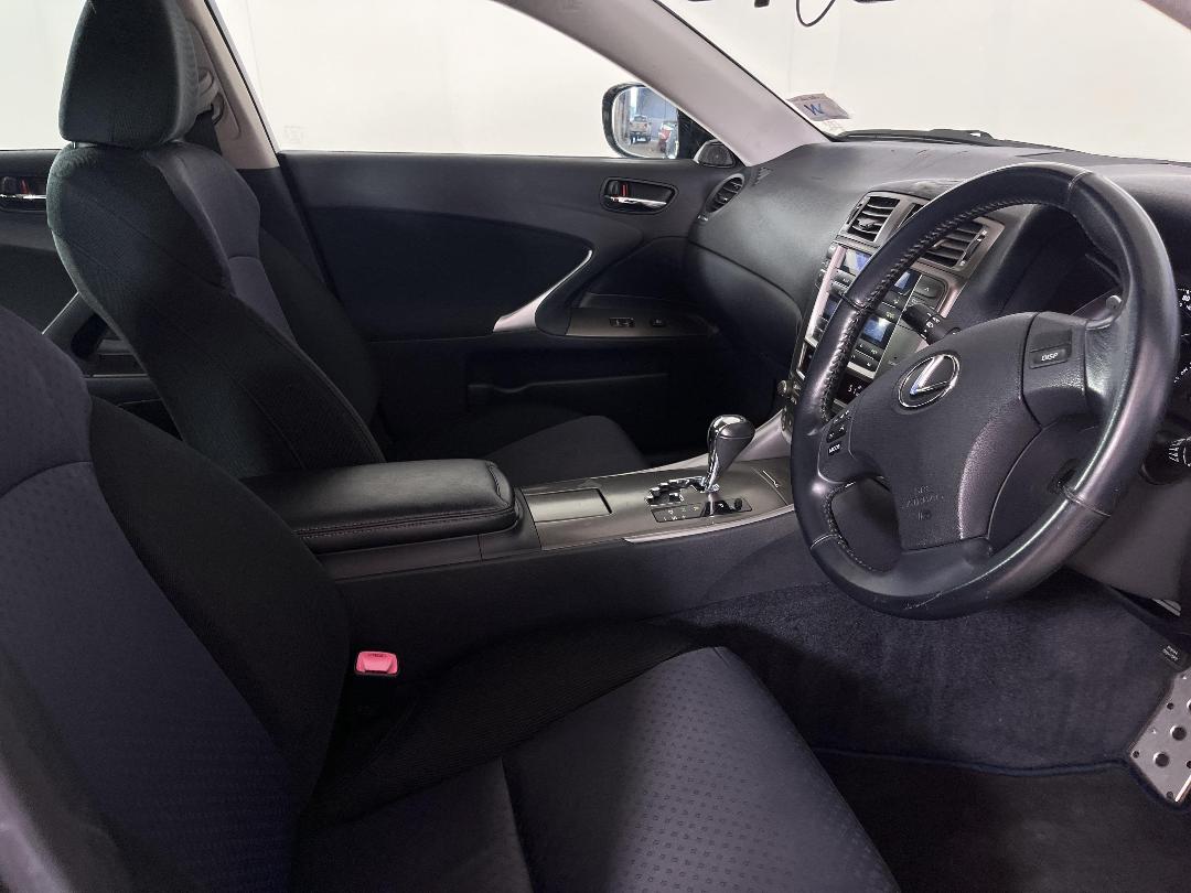 Photo '16' of Lexus IS250