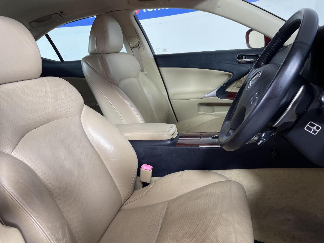 Photo '16' of Lexus IS350 Photo '16' of Lexus IS350