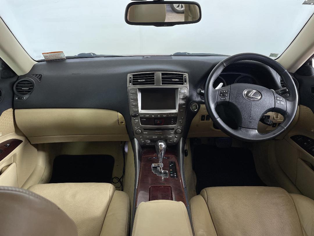 Photo '17' of Lexus IS350 Photo '17' of Lexus IS350