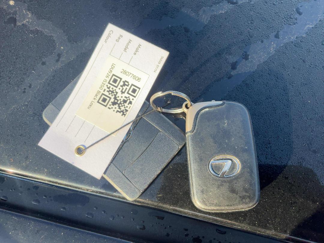 Photo '12' of Lexus IS350