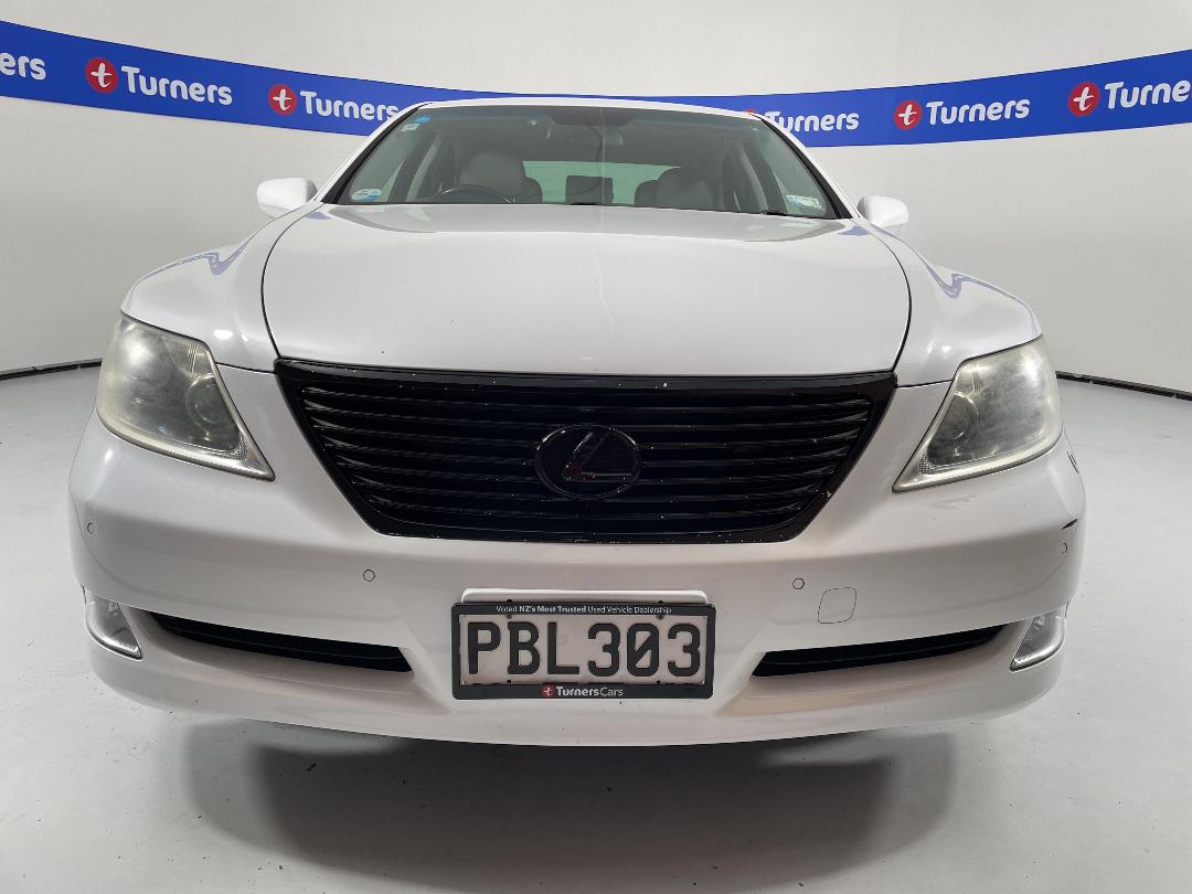 Photo '2' of Lexus LS460