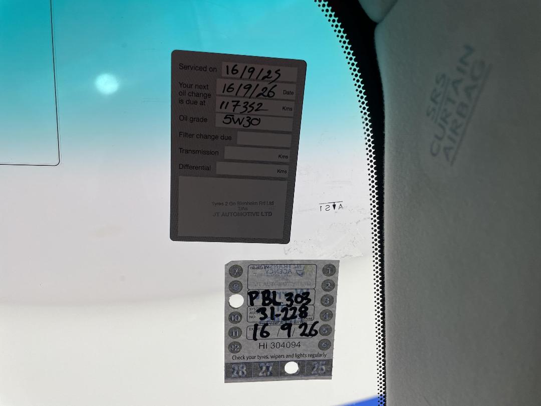 Photo '30' of Lexus LS460