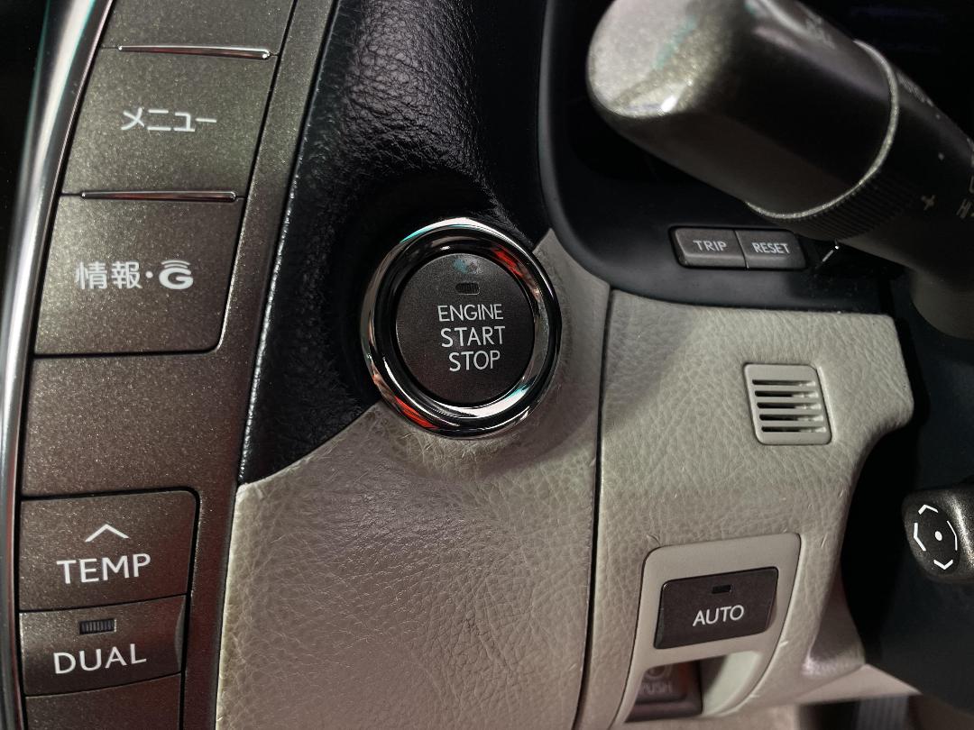 Photo '27' of Lexus LS460