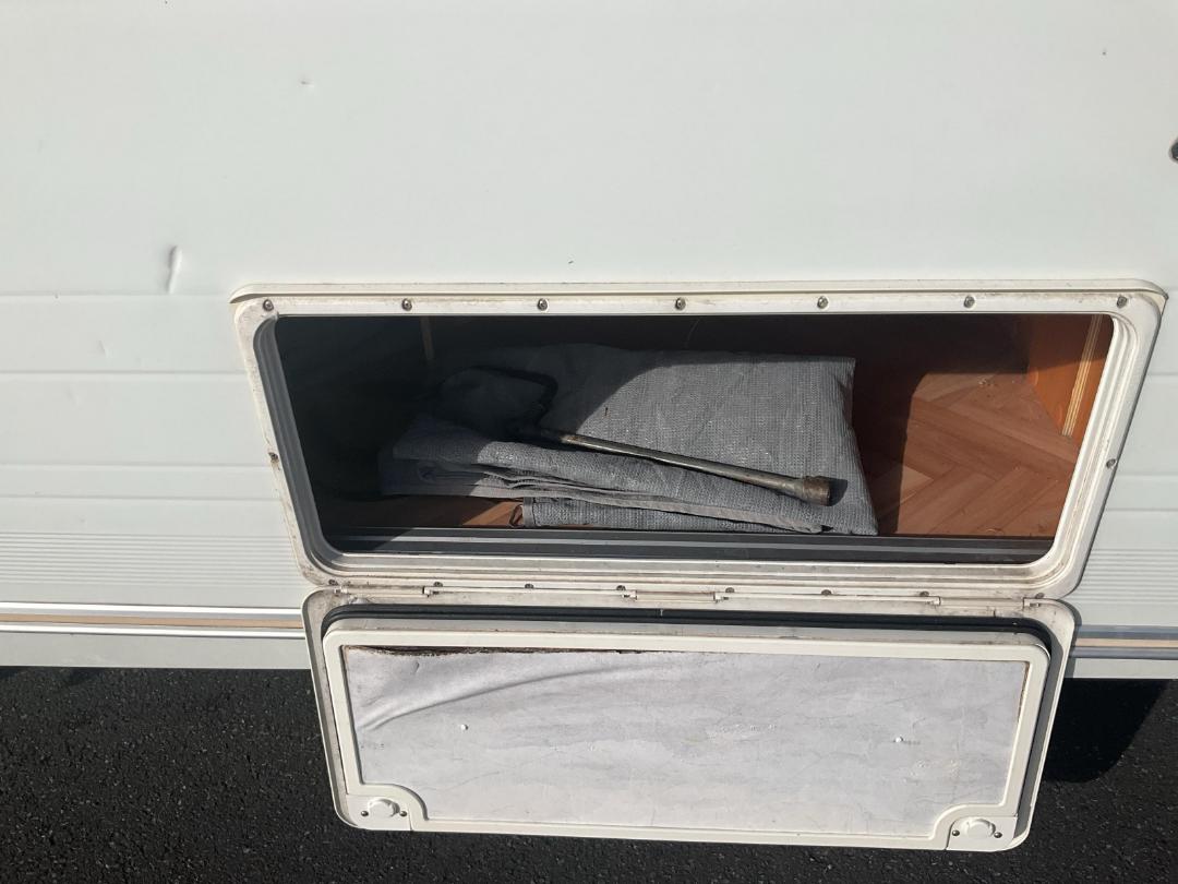 Photo '25' of Lunar Ultima 640RS Caravan - Tandem Photo '25' of Lunar Ultima 640RS Caravan - Tandem