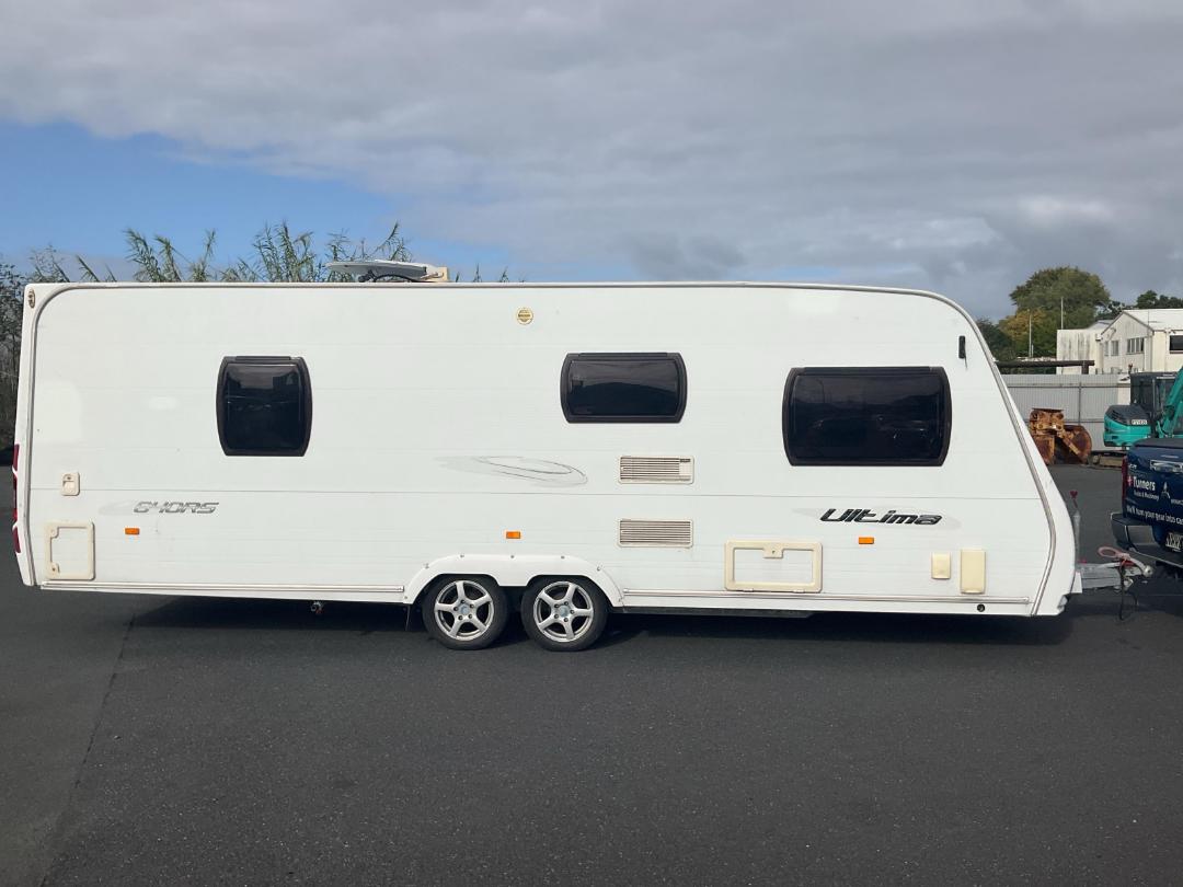 Photo '2' of Lunar Ultima 640RS Caravan - Tandem Photo '2' of Lunar Ultima 640RS Caravan - Tandem