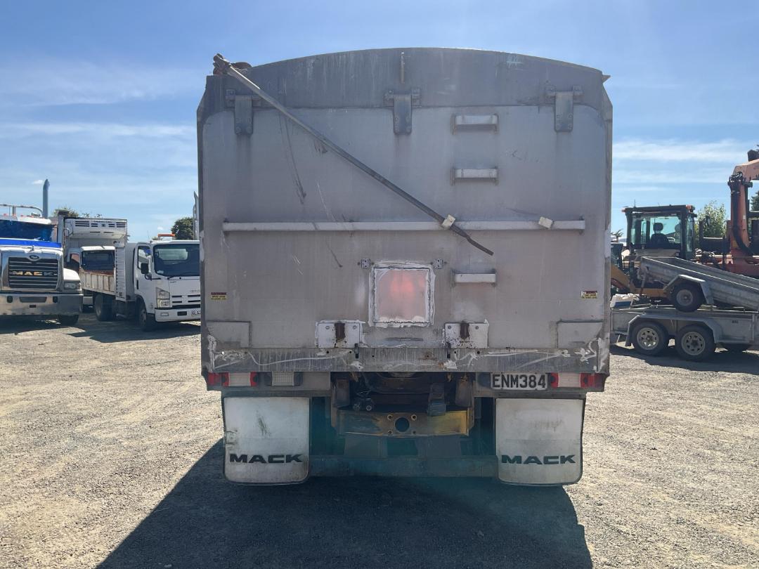 Photo '6' of Mack Vision CX688RST Tipper