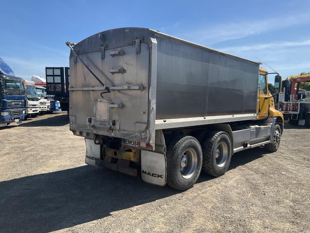 Photo '5' of Mack Vision CX688RST Tipper