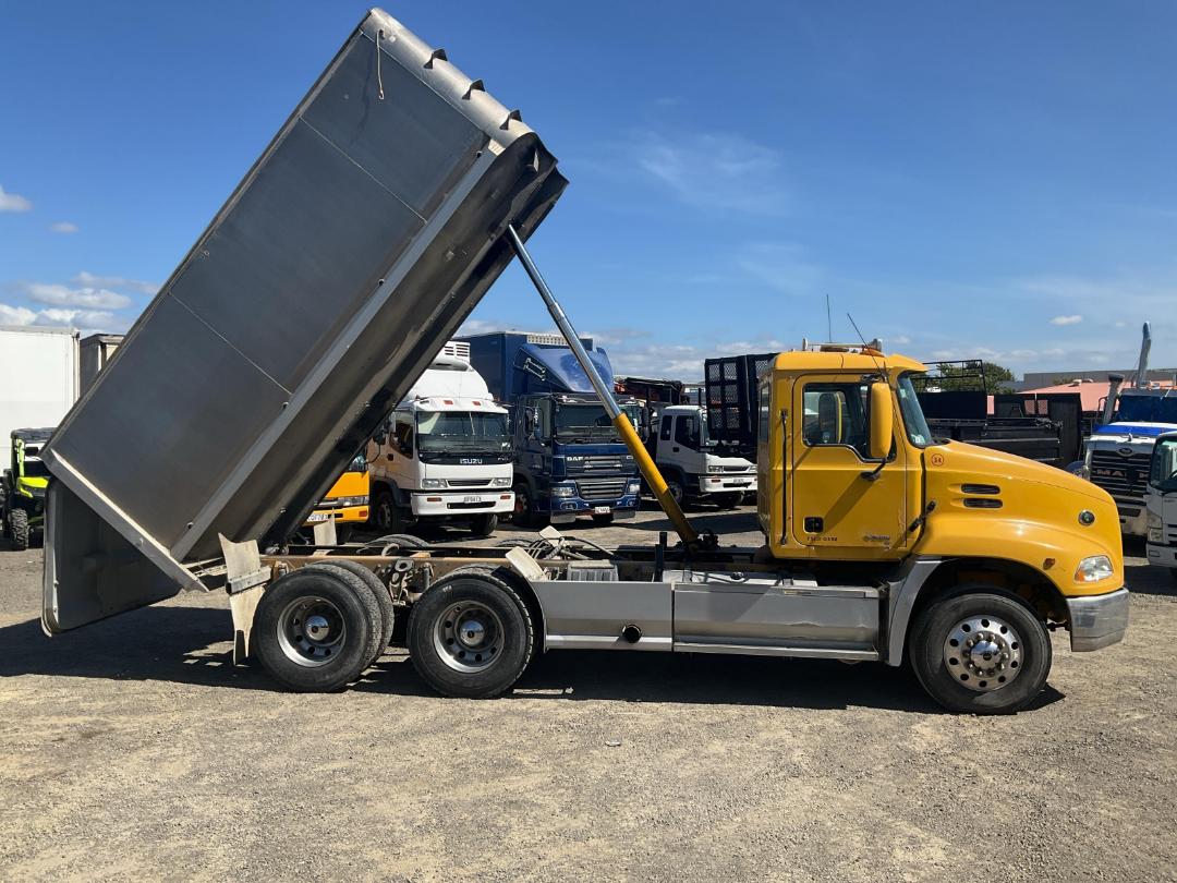 Photo '3' of Mack Vision CX688RST Tipper