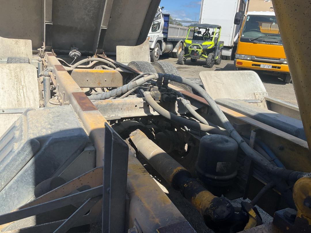 Photo '26' of Mack Vision CX688RST Tipper