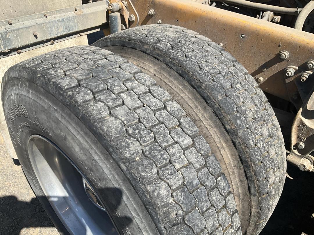 Photo '40' of Mack Vision CX688RST Tipper