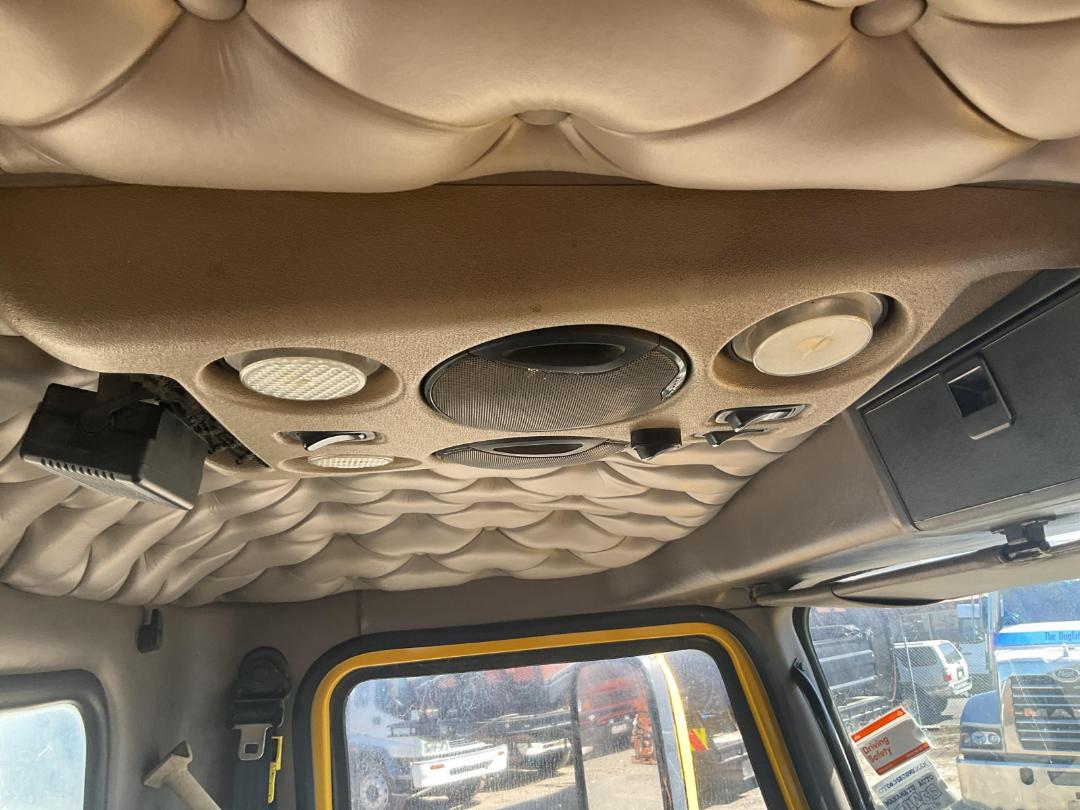 Photo '34' of Mack Vision CX688RST Tipper