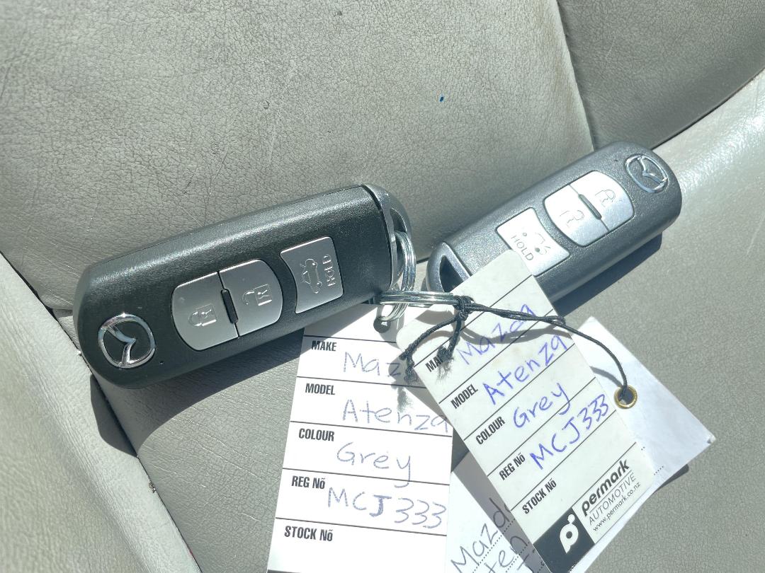 Photo '12' of Mazda Atenza