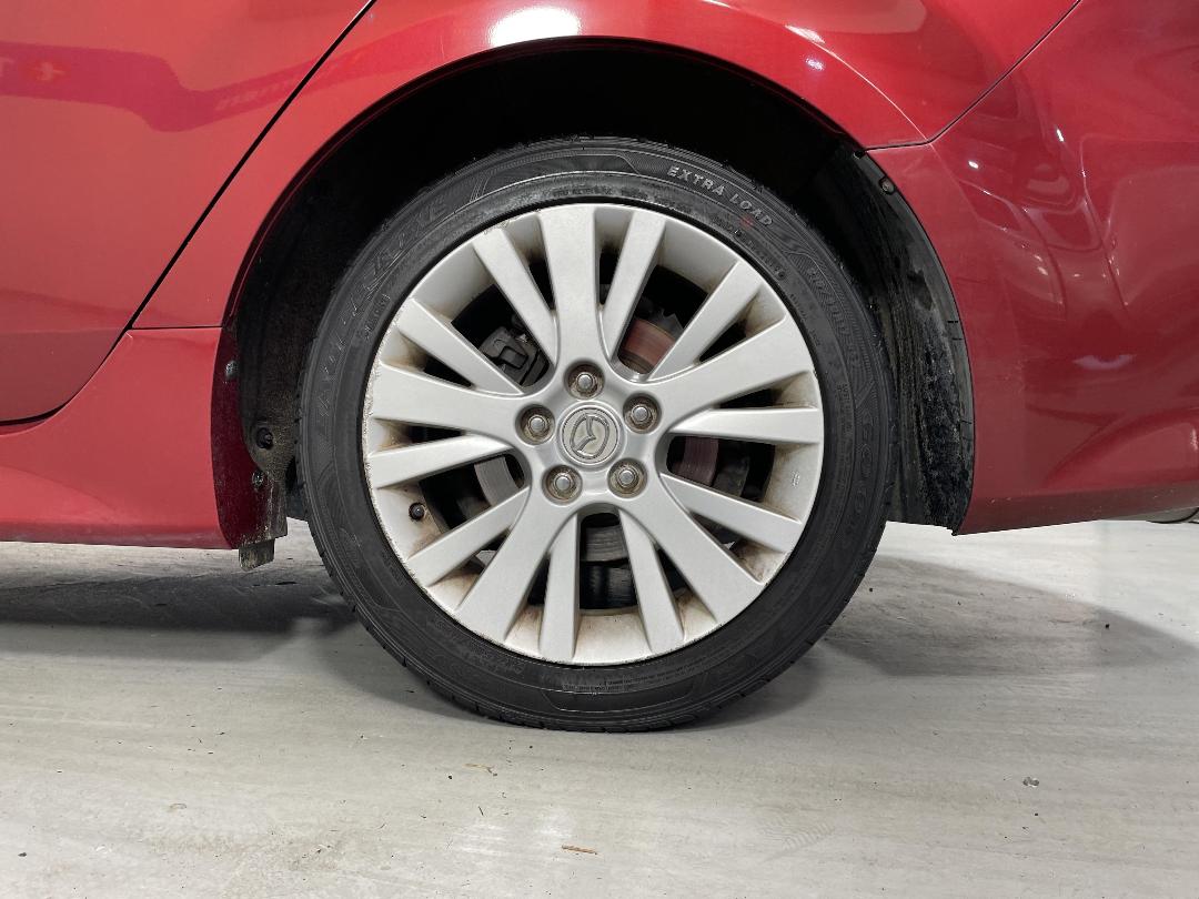 Photo '11' of Mazda Atenza