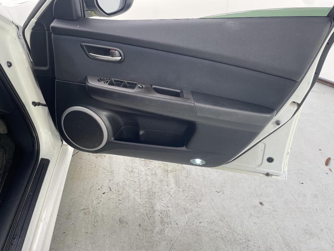 Photo '15' of Mazda Atenza