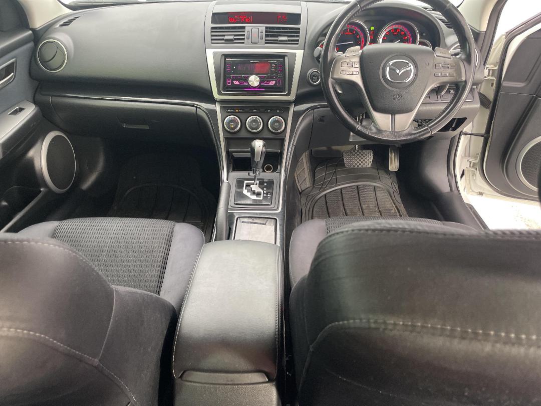 Photo '17' of Mazda Atenza