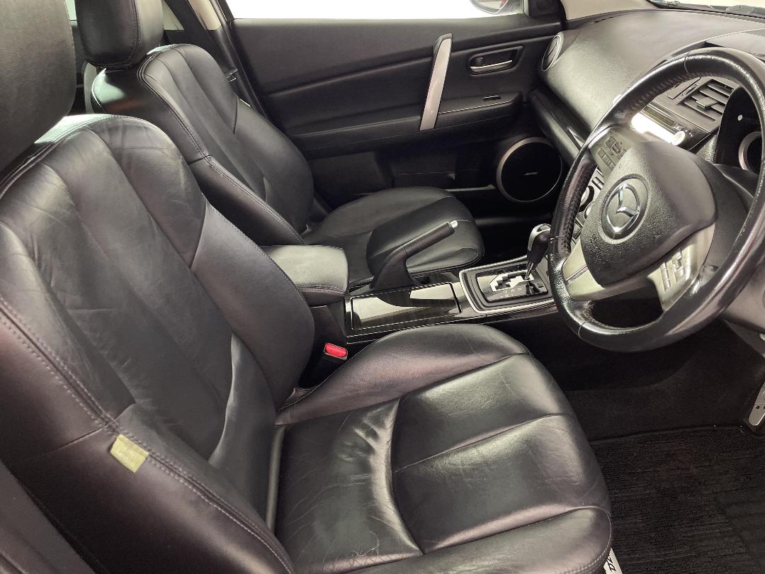 Photo '16' of Mazda Atenza