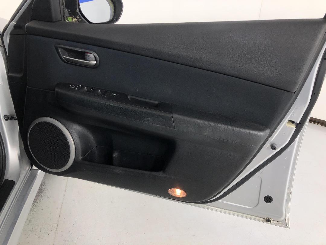 Photo '15' of Mazda Atenza