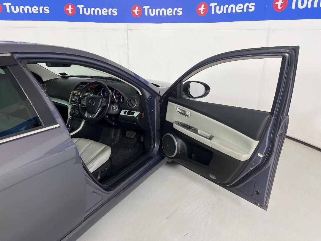 Photo '15' of Mazda Atenza