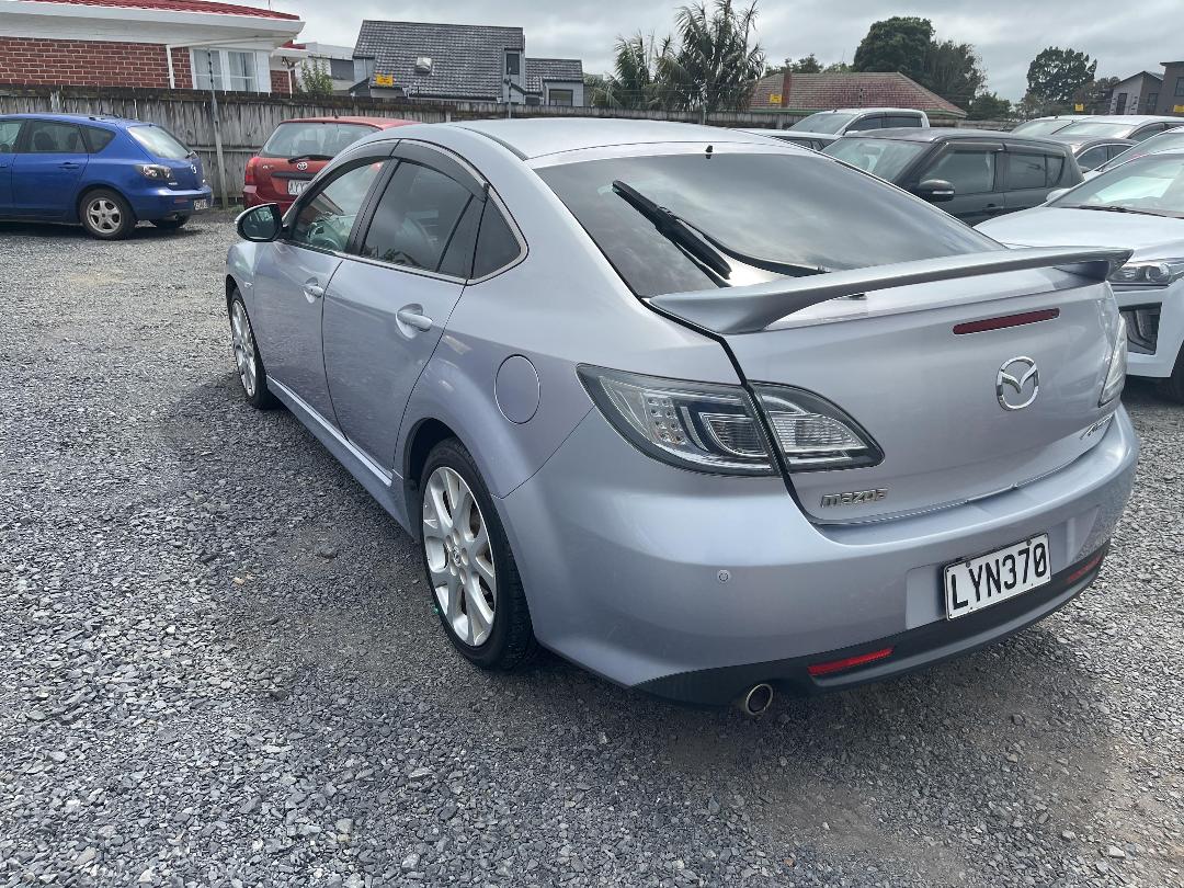 Photo '4' of Mazda Atenza