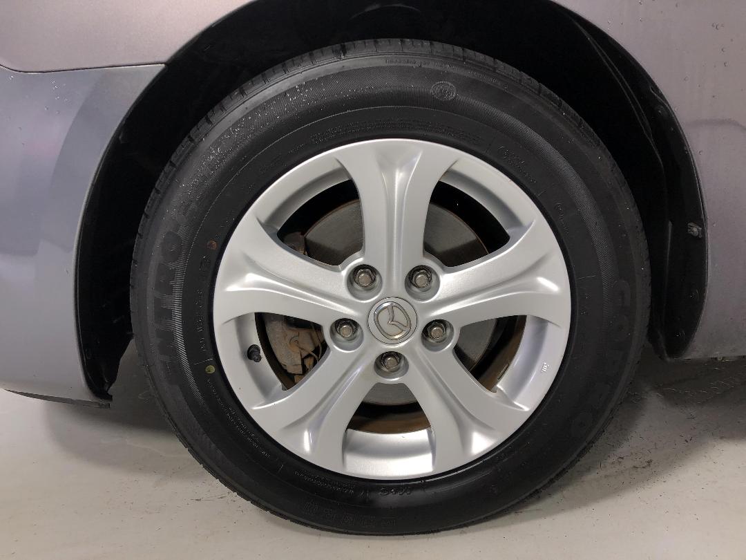 Photo '10' of Mazda Axela