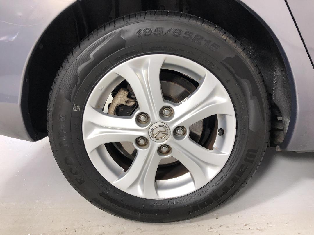 Photo '12' of Mazda Axela