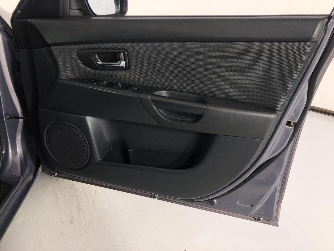 Photo '15' of Mazda Axela