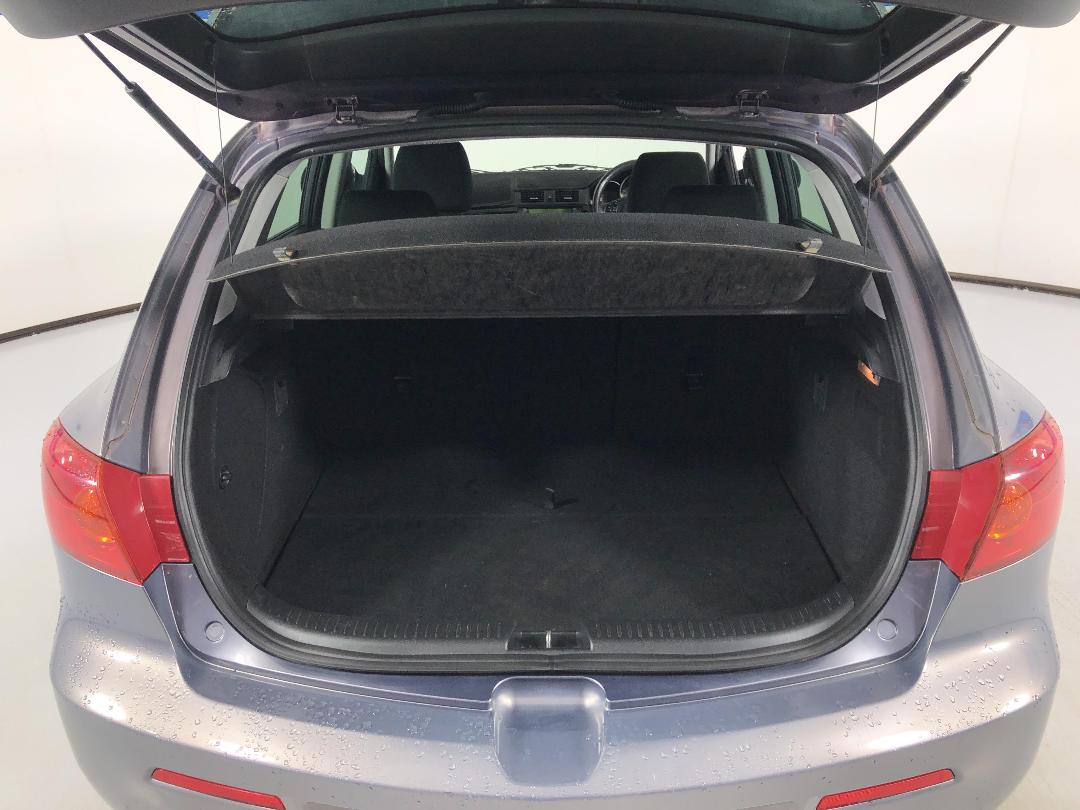 Photo '14' of Mazda Axela