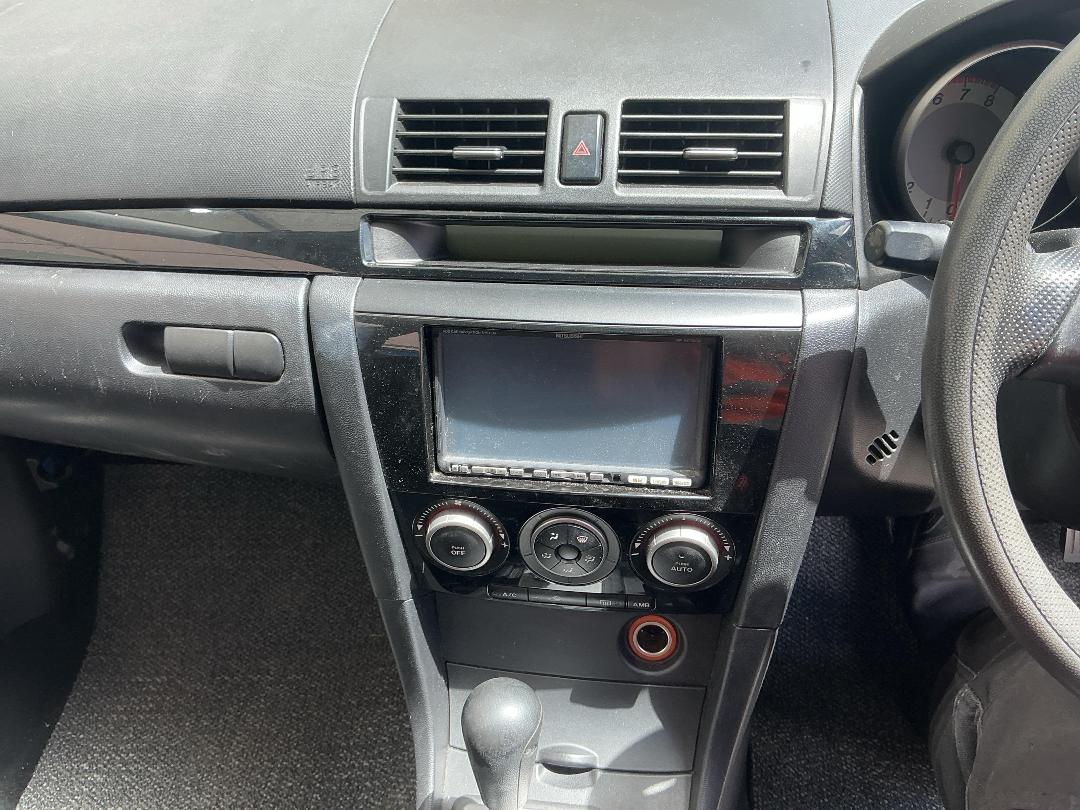 Photo '28' of Mazda Axela Photo '28' of Mazda Axela