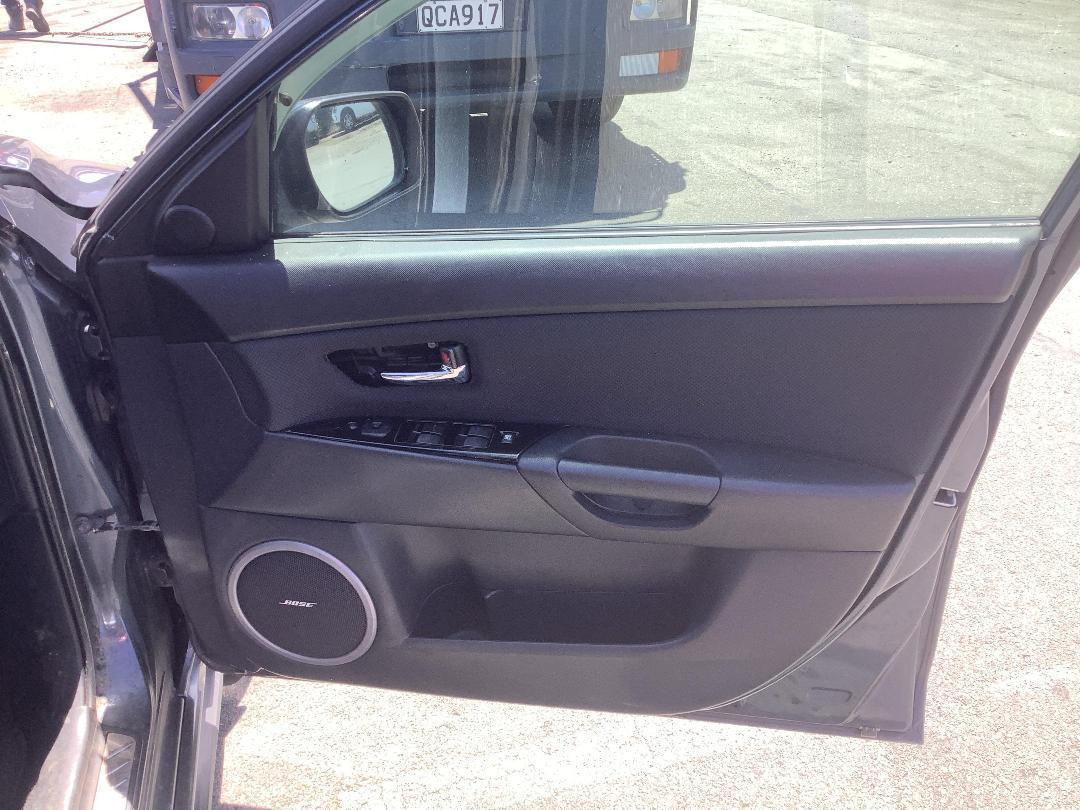 Photo '12' of Mazda Axela