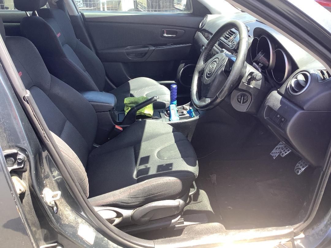 Photo '13' of Mazda Axela