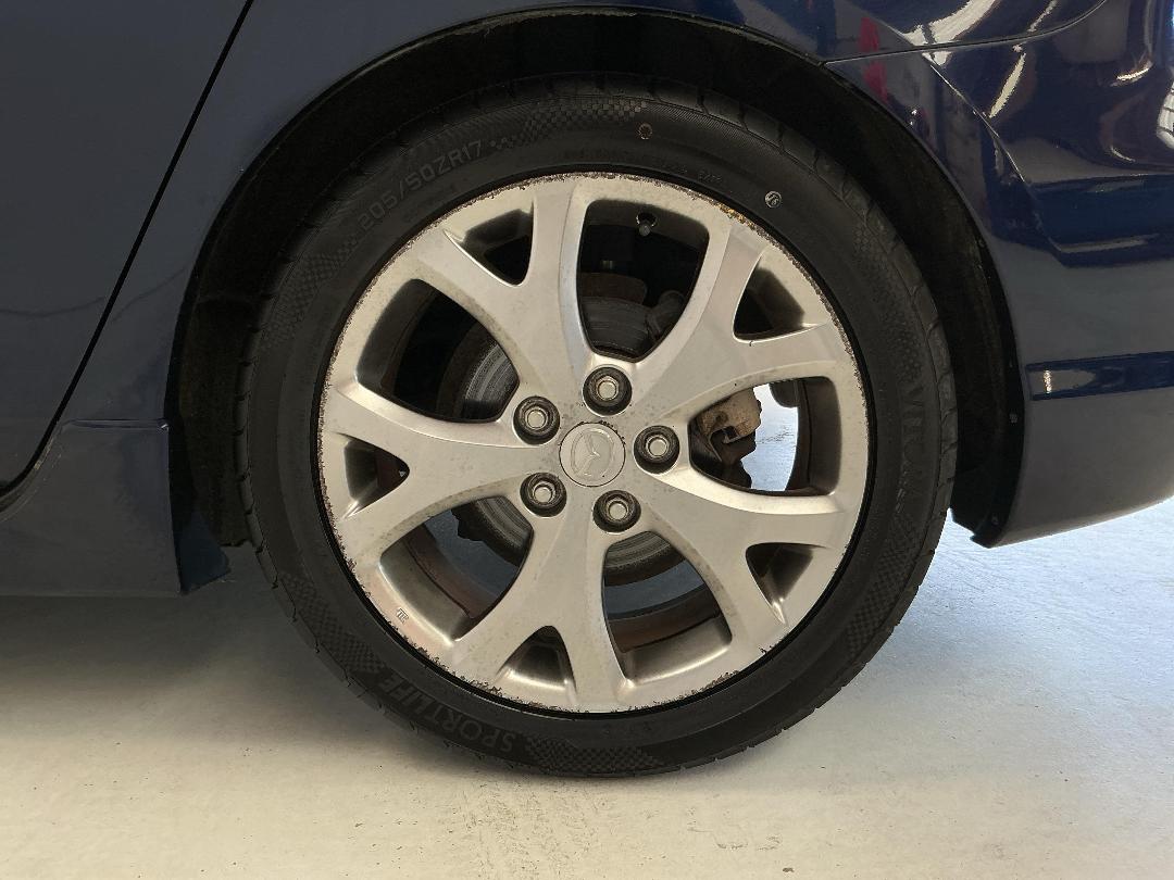 Photo '11' of Mazda Axela