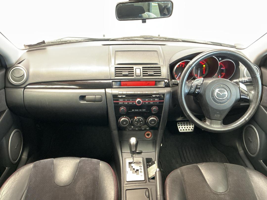 Photo '17' of Mazda Axela