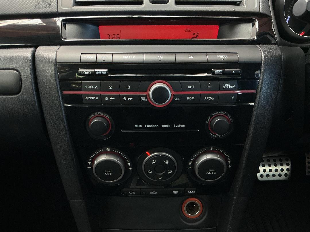 Photo '18' of Mazda Axela