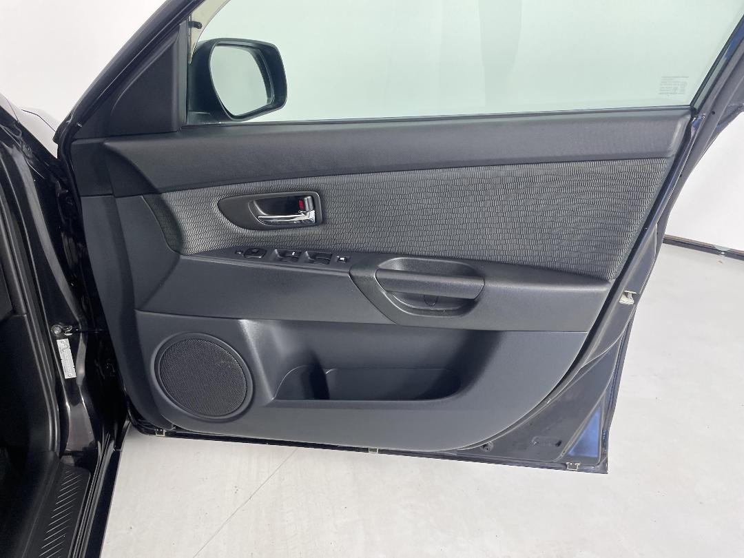 Photo '15' of Mazda Axela Photo '15' of Mazda Axela