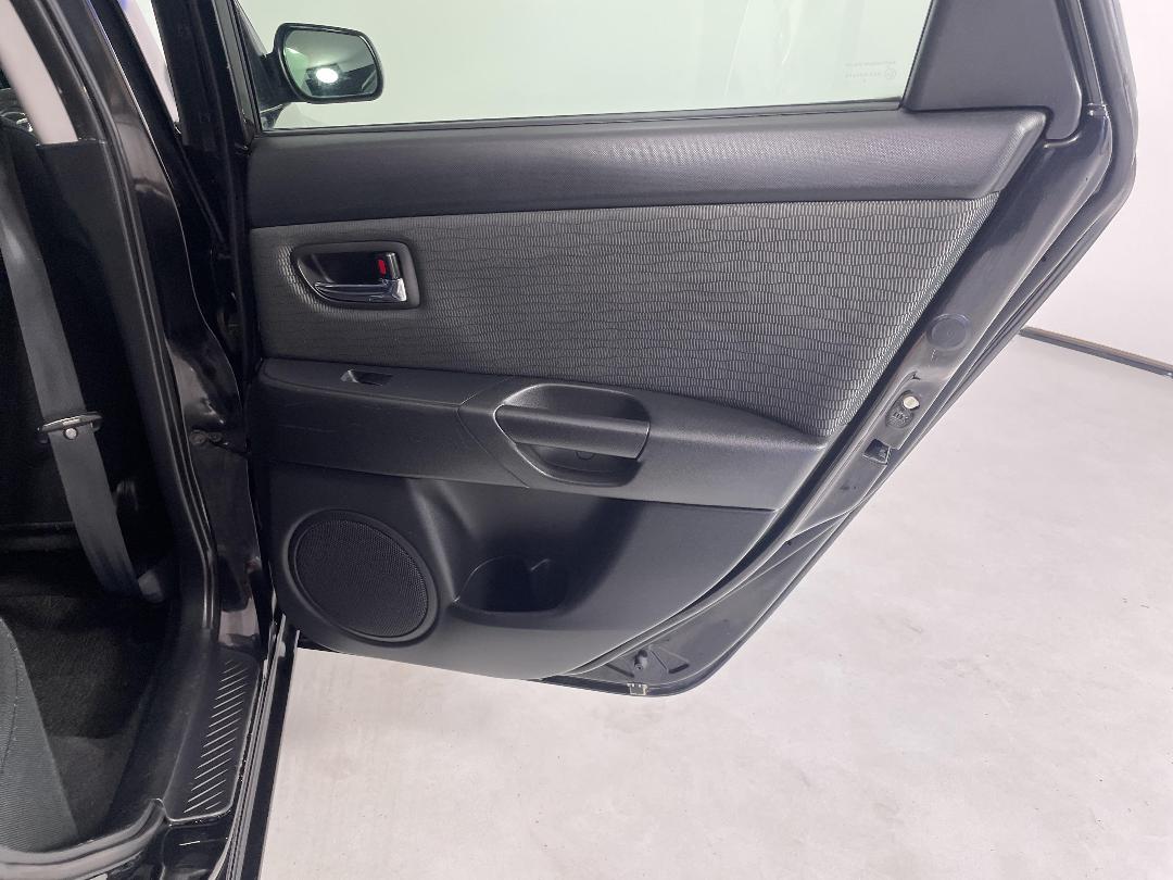 Photo '19' of Mazda Axela Photo '19' of Mazda Axela